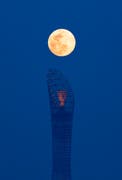 Katar’daki Pembe Süper Ay’ın büyüsüne hayran kalın