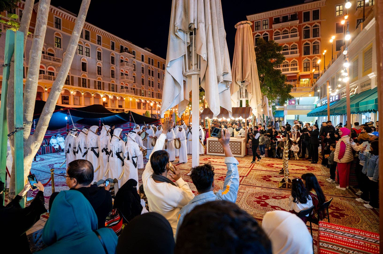 اليوم الوطني لدولة قطر في جزيرتا اللؤلؤة والجيوان 2025