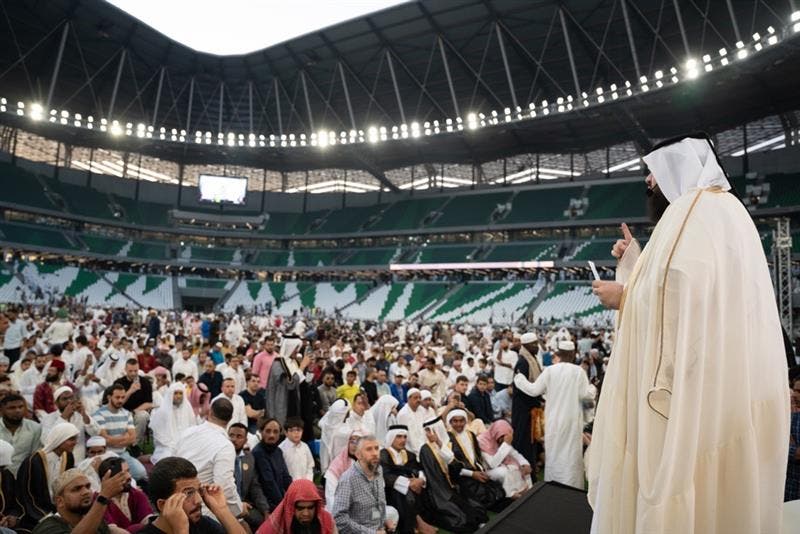 صلاة العيد في استاد المدينة التعليمية