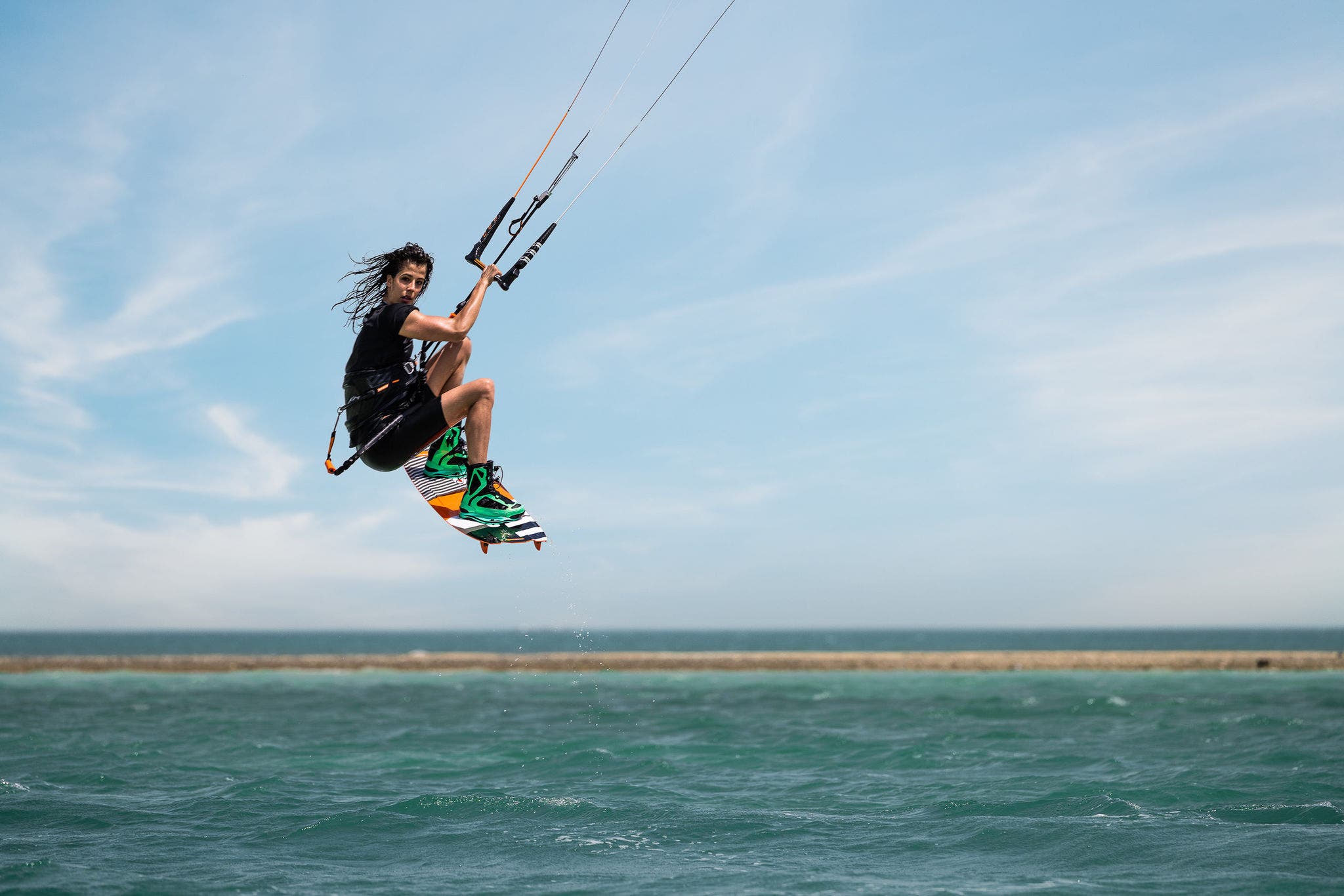 Die sieben wichtigsten Gründe, warum Katar das ideale Reiseziel für Kitesurfen ist.