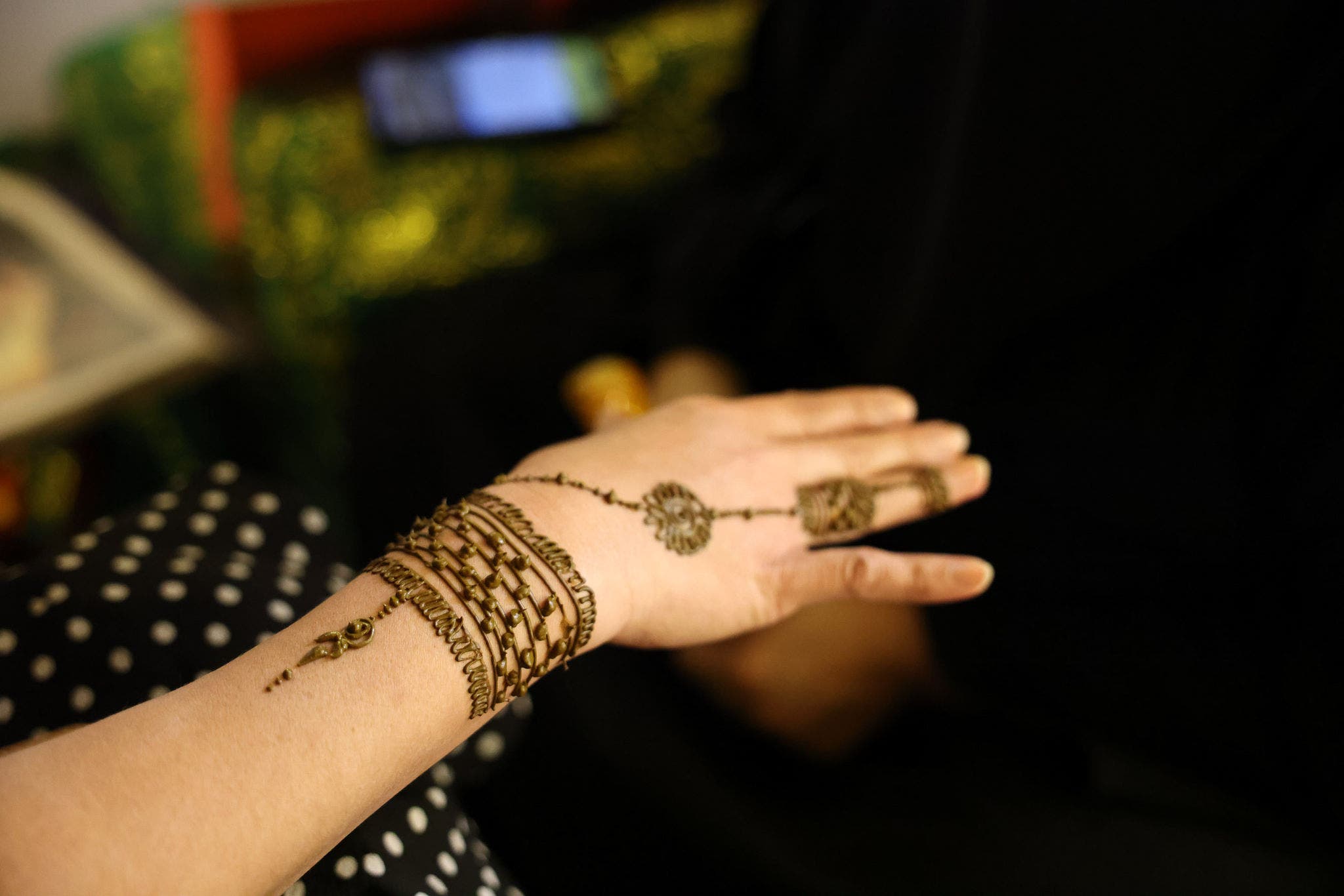 Henna painting