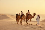 Die besten Aktivitäten für Familien in Katar in der Wüste und in der Luft