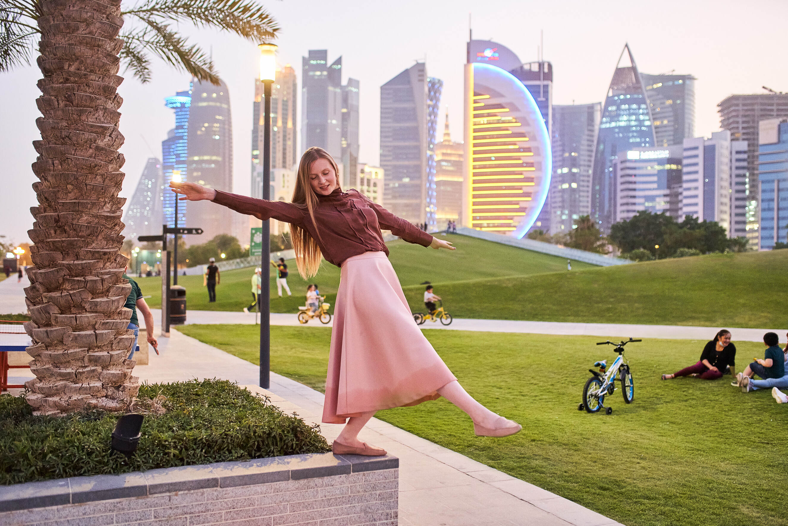 Admire the dazzling Pink Supermoon in Qatar