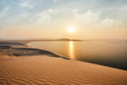 豪尔艾乌达德海滩 (Khor Al Adaid Beach)