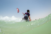 在卡塔尔体验风筝冲浪 