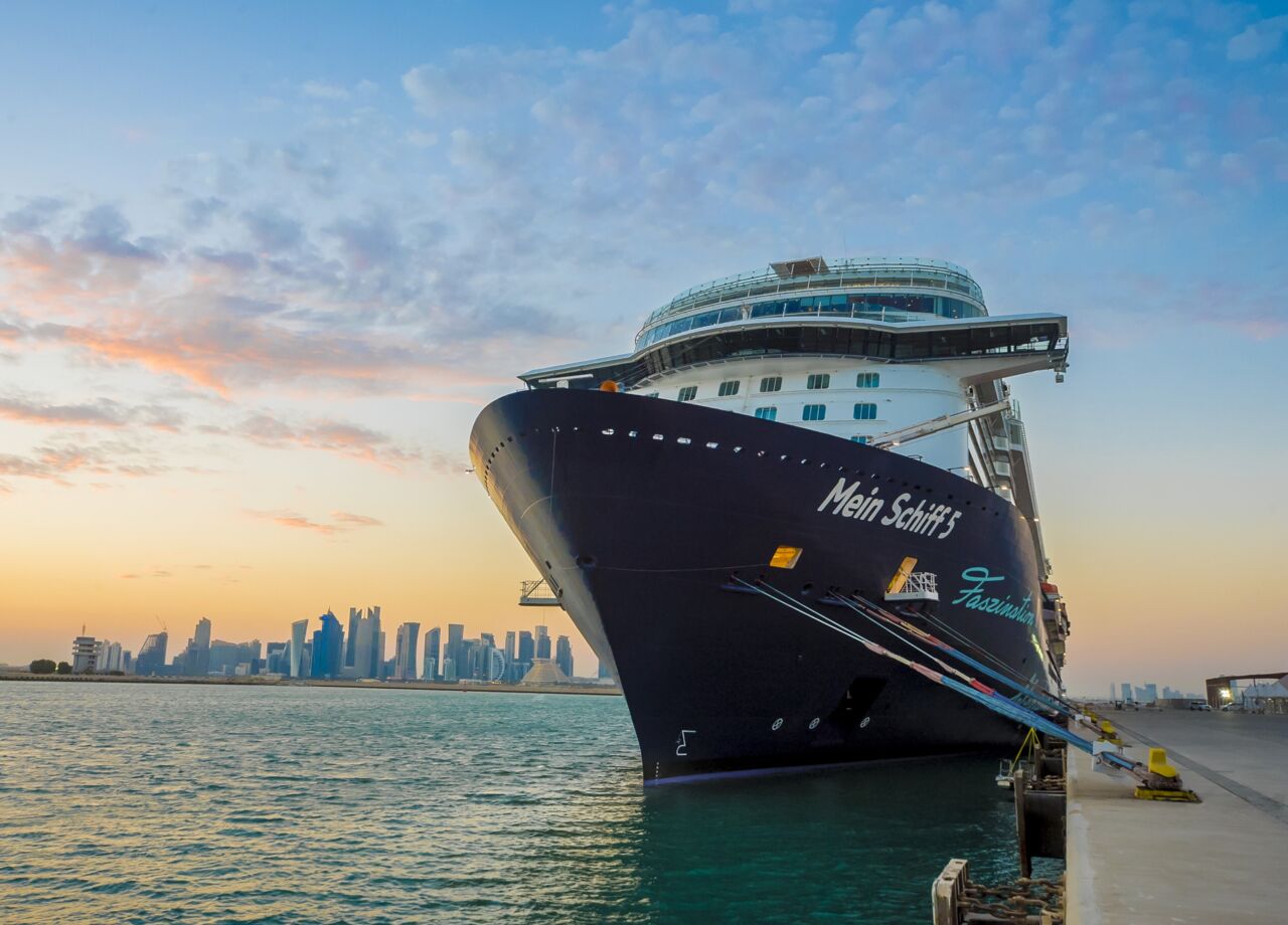 cruise ships in qatar today