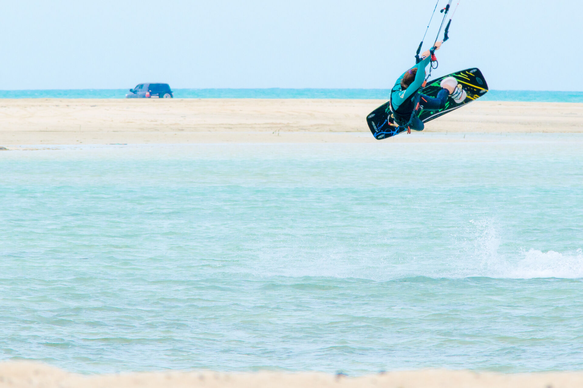 The top seven reasons why Qatar is the ideal kitesurfing destination