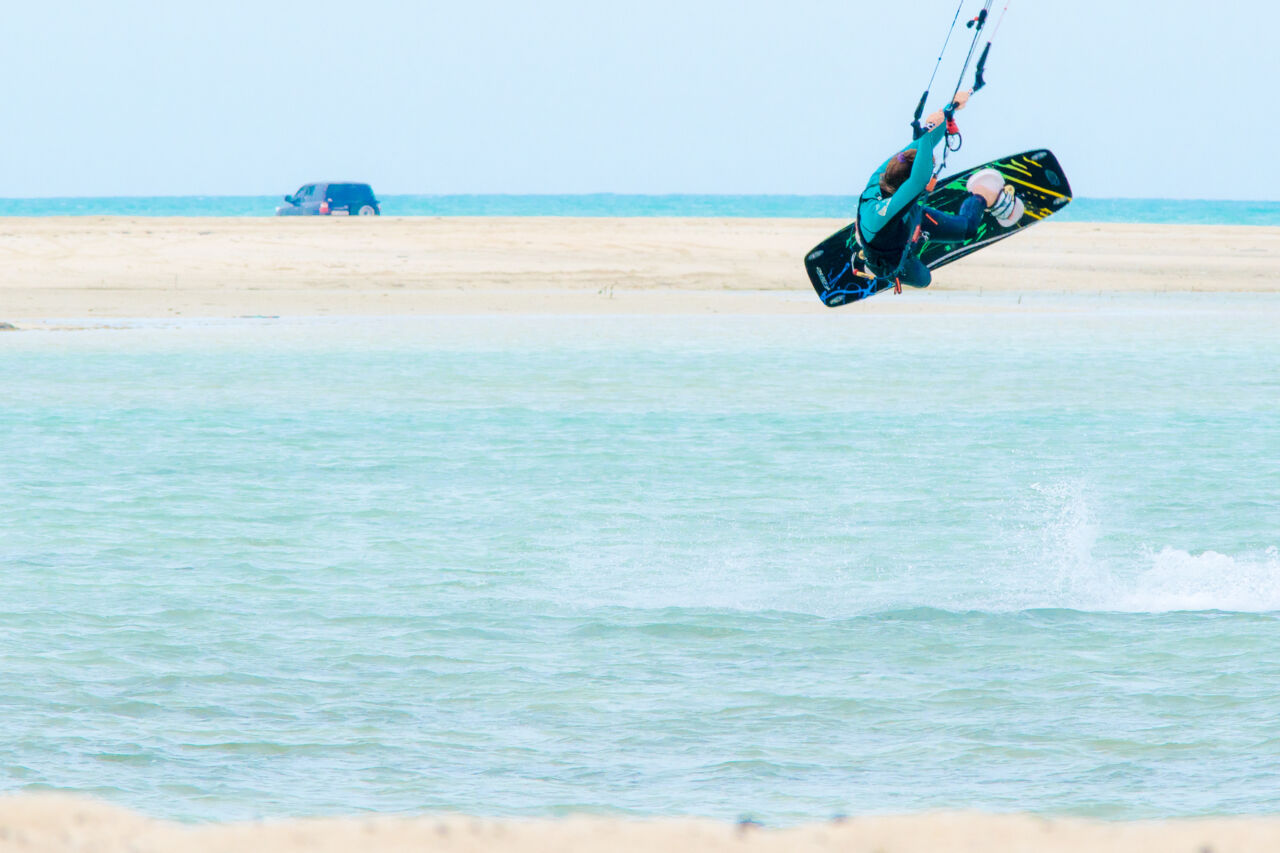 The top seven reasons why Qatar is the ideal kitesurfing destination